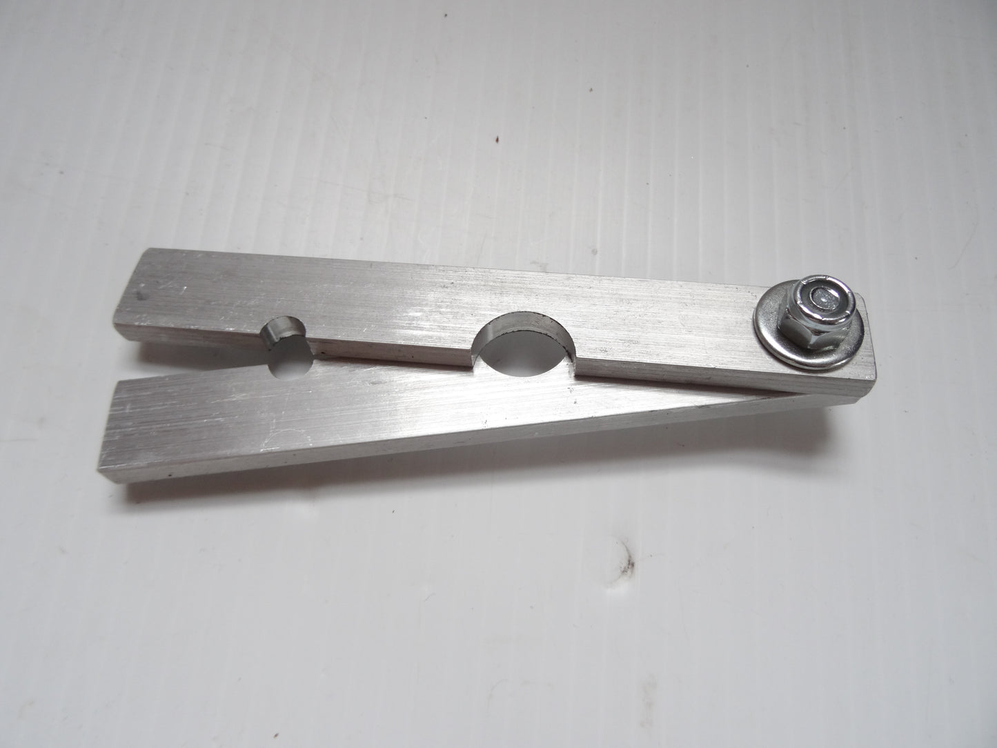 Arrache Queue Aluminium